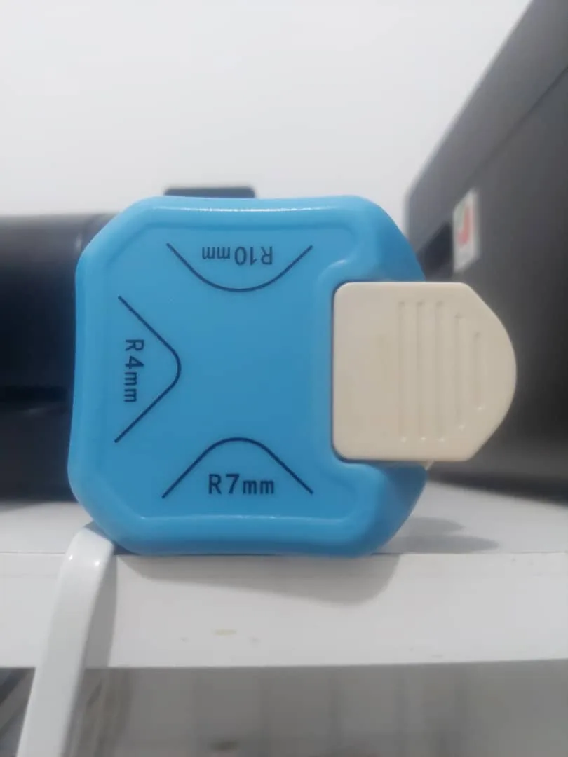 قصافة طرف الورق